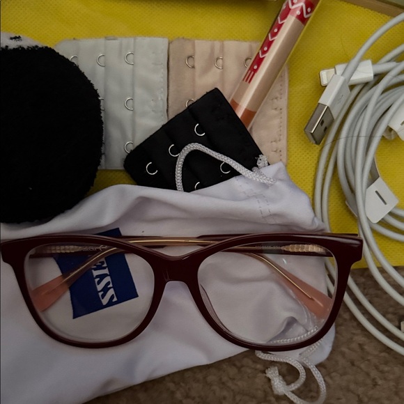 Hello Kitty Accessories - Picture 3 of 8